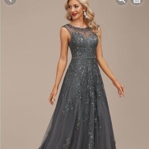 Women’s dress for mother of bride never worn changed mind